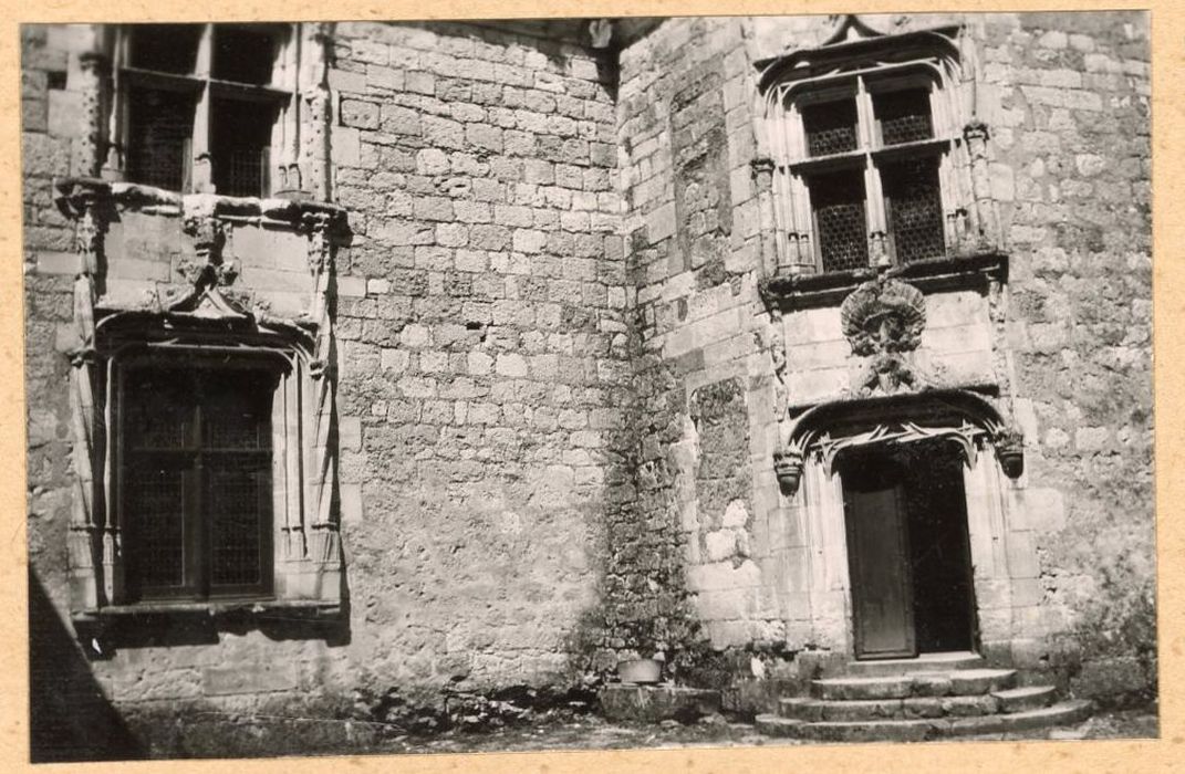 tourelle d’escalier, façade sud de l’aile nord sur la cour intérieure, vue partielle