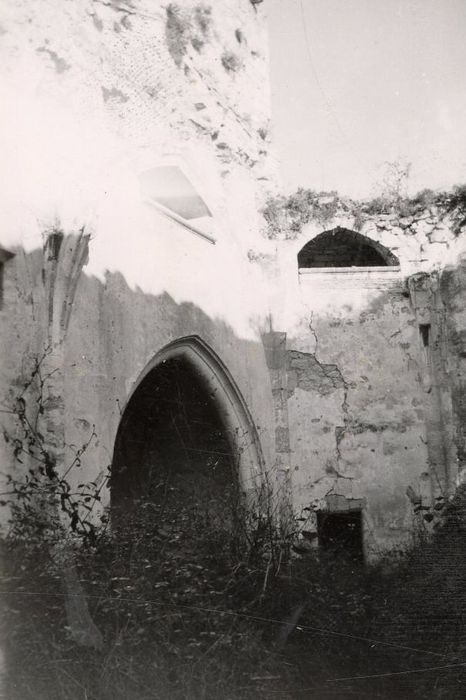 chapelle, vue partielle des vestiges du choeur