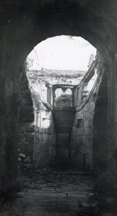 escalier monumental de la cour d’honneur, vue partielle