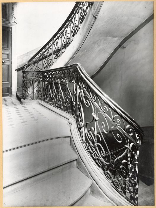 escalier, vue partielle