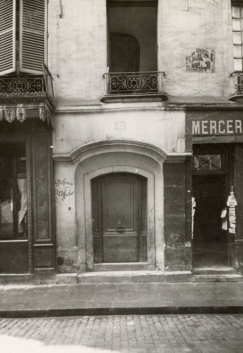 porte d’accès sur rue