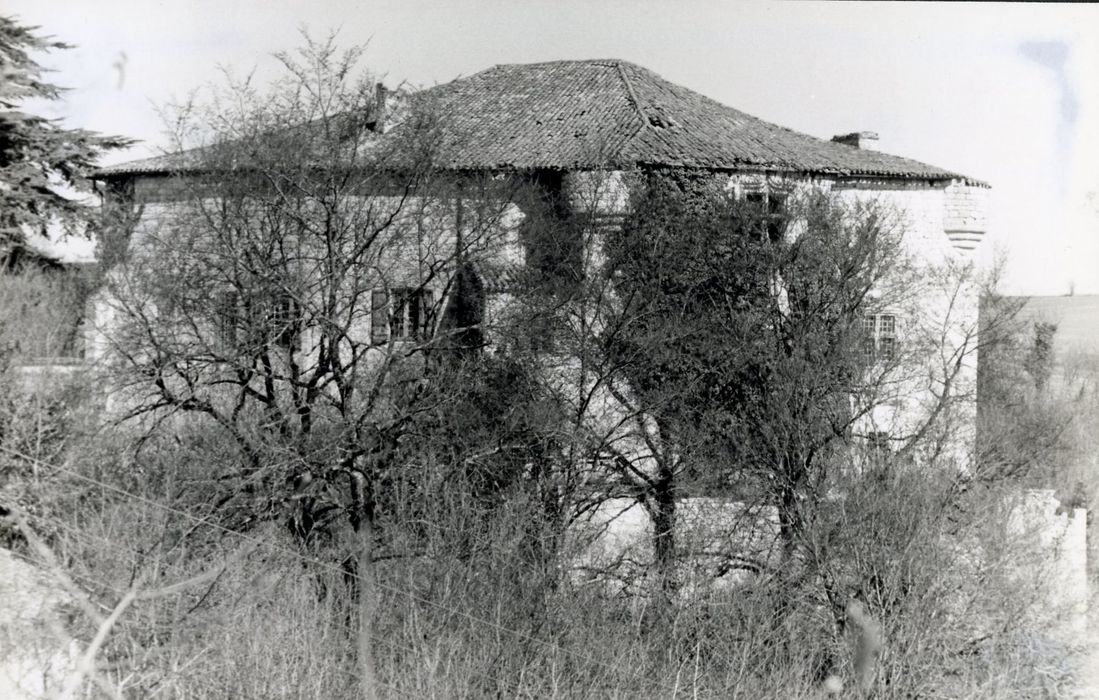 façades sud-ouest, sud-est, vue partielle