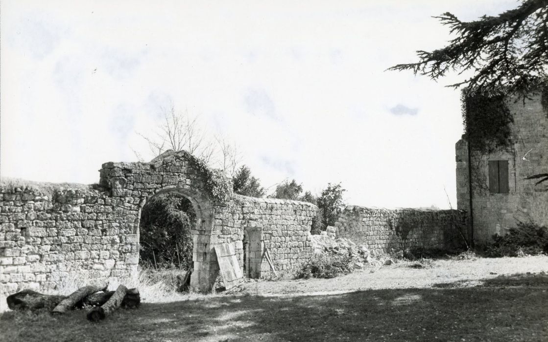 mur de clôture est, élévation ouest