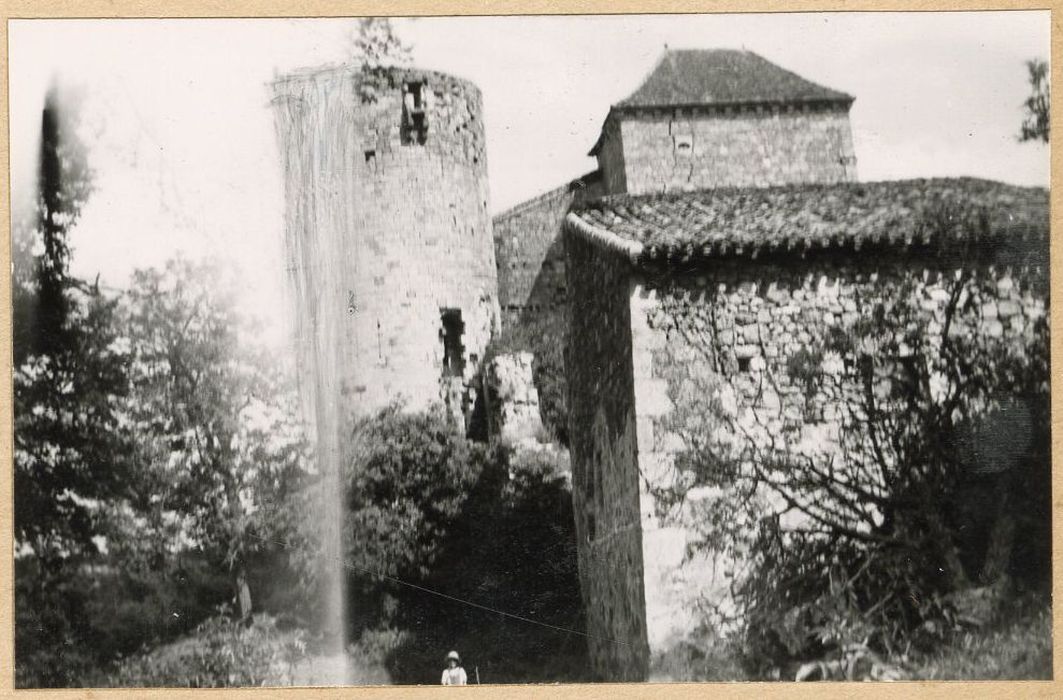 vue partielle des bâtiments depuis l’Ouest