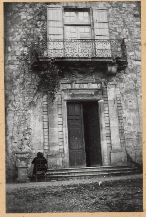 façade ouest, porte d’accès