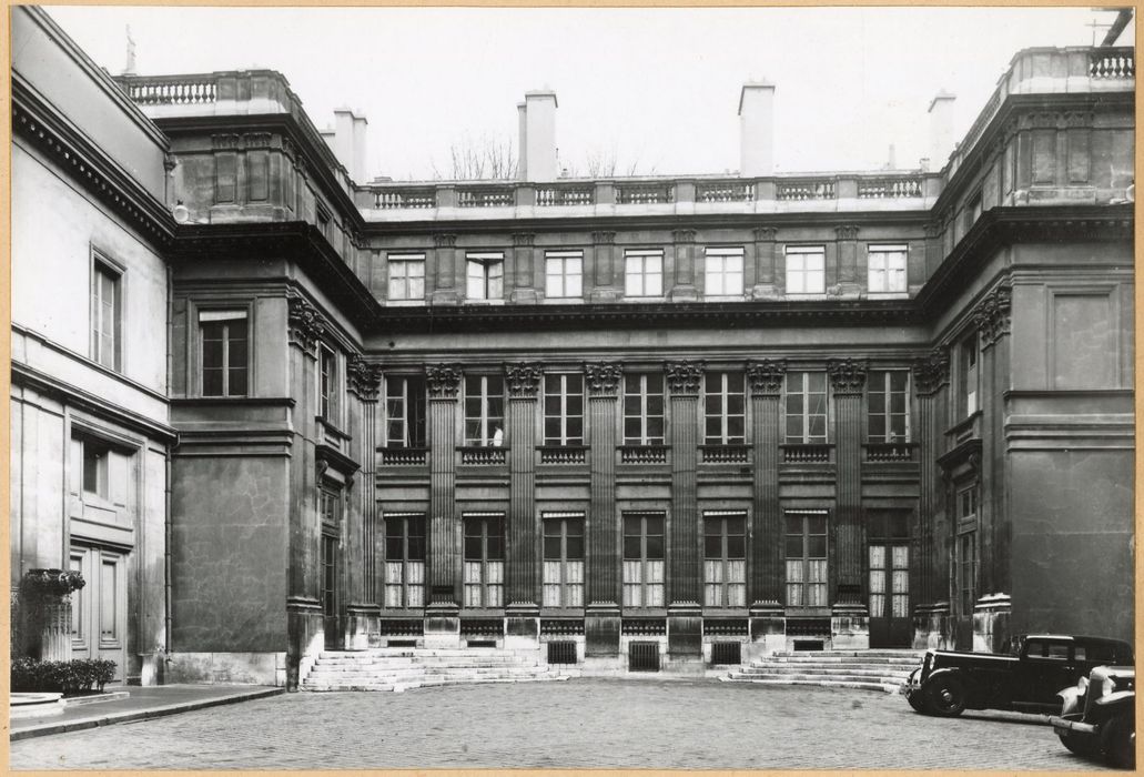 façade sur la cour d’honneur