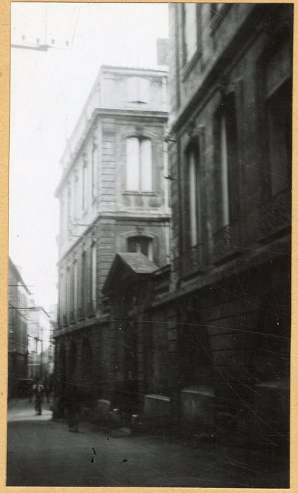 façade sur la rue du Collège, vue partielle