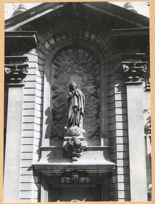 statue : Vierge de l’Immaculée Conception