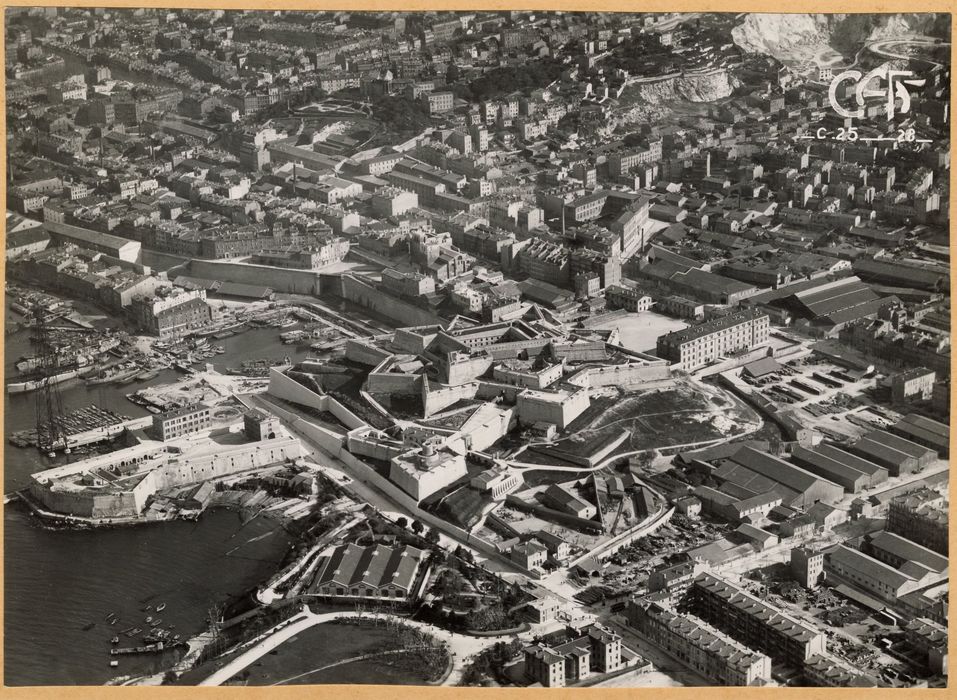 vue aérienne du fort dans son environnement