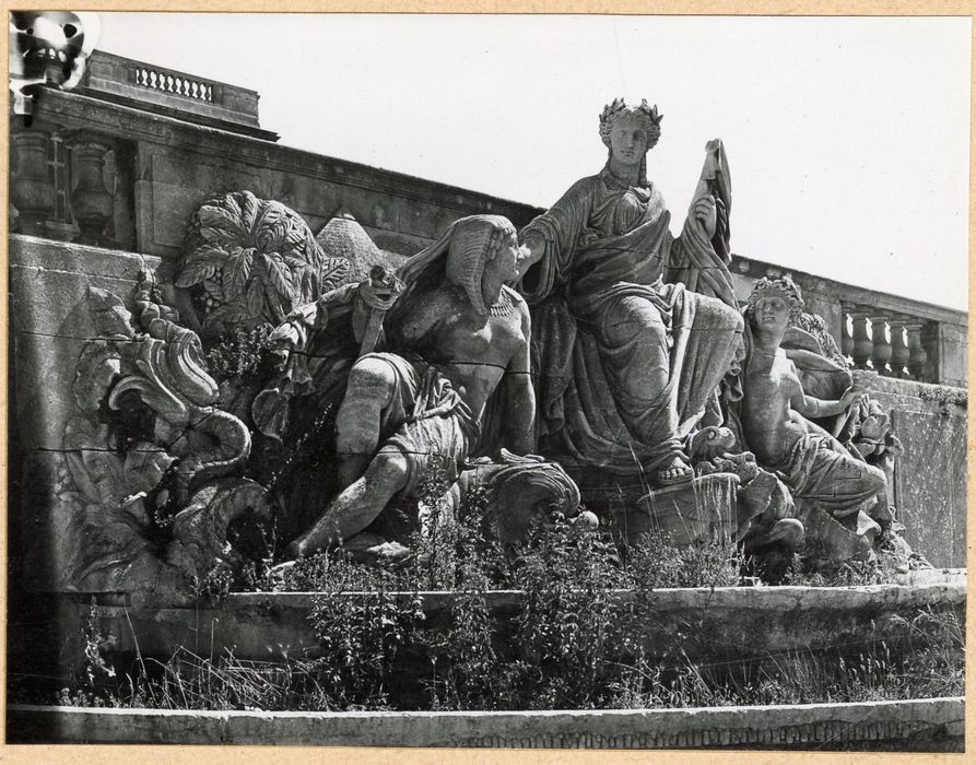 parc, groupe sculpté de la fontaine