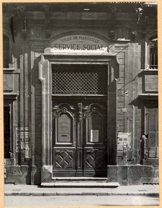 porte d’accès sur rue