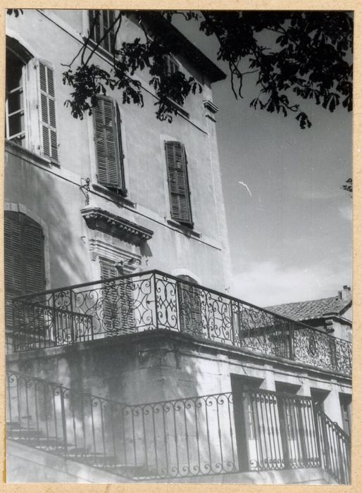 Façade sud, vue partielle