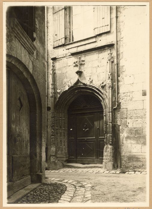 porte d’accès sur rue