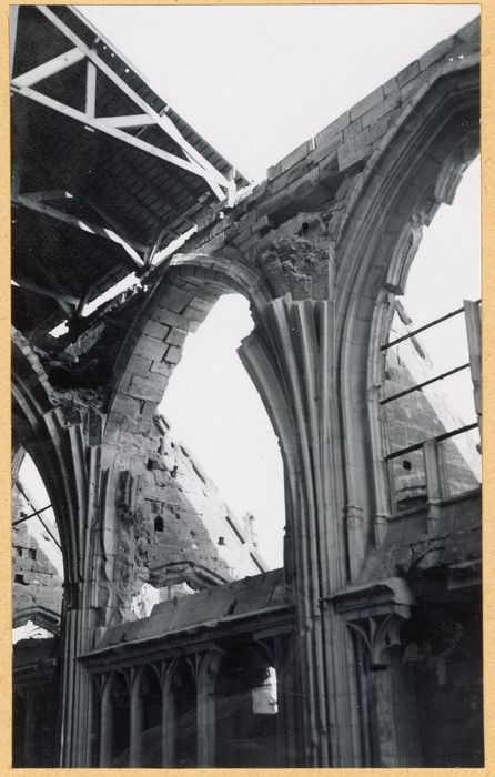 nef, grandes arcades