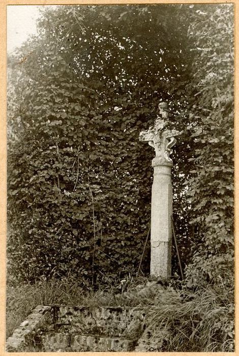 vue générale de la croix