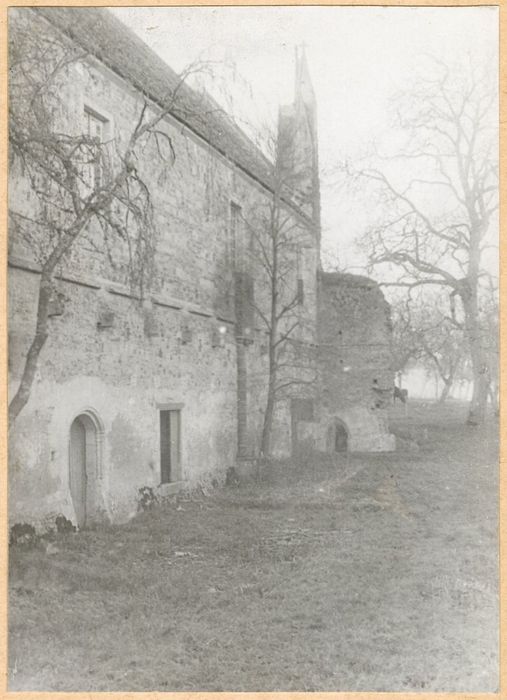 bâtiment monastique, façade est