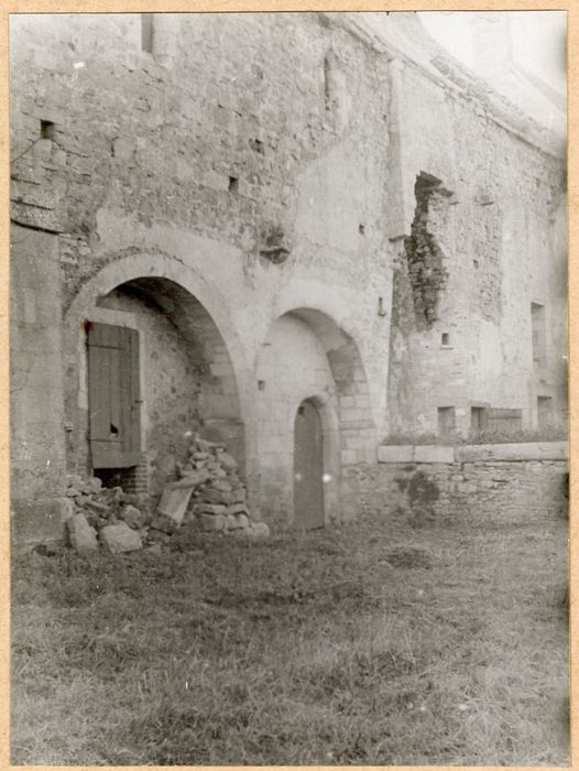 bâtiment monastique, vue partielle de la façade est (?)