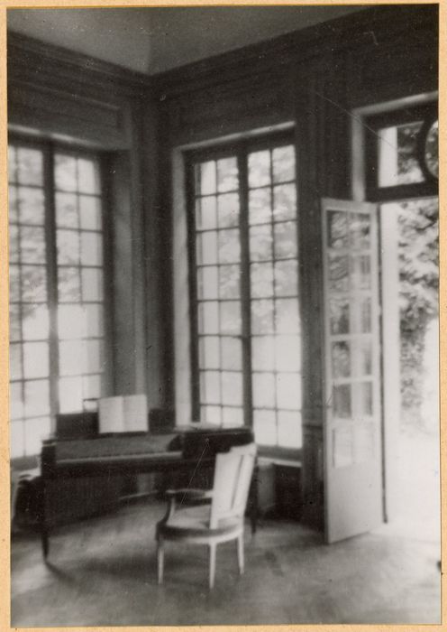 grand salon côté sud, vue partielle