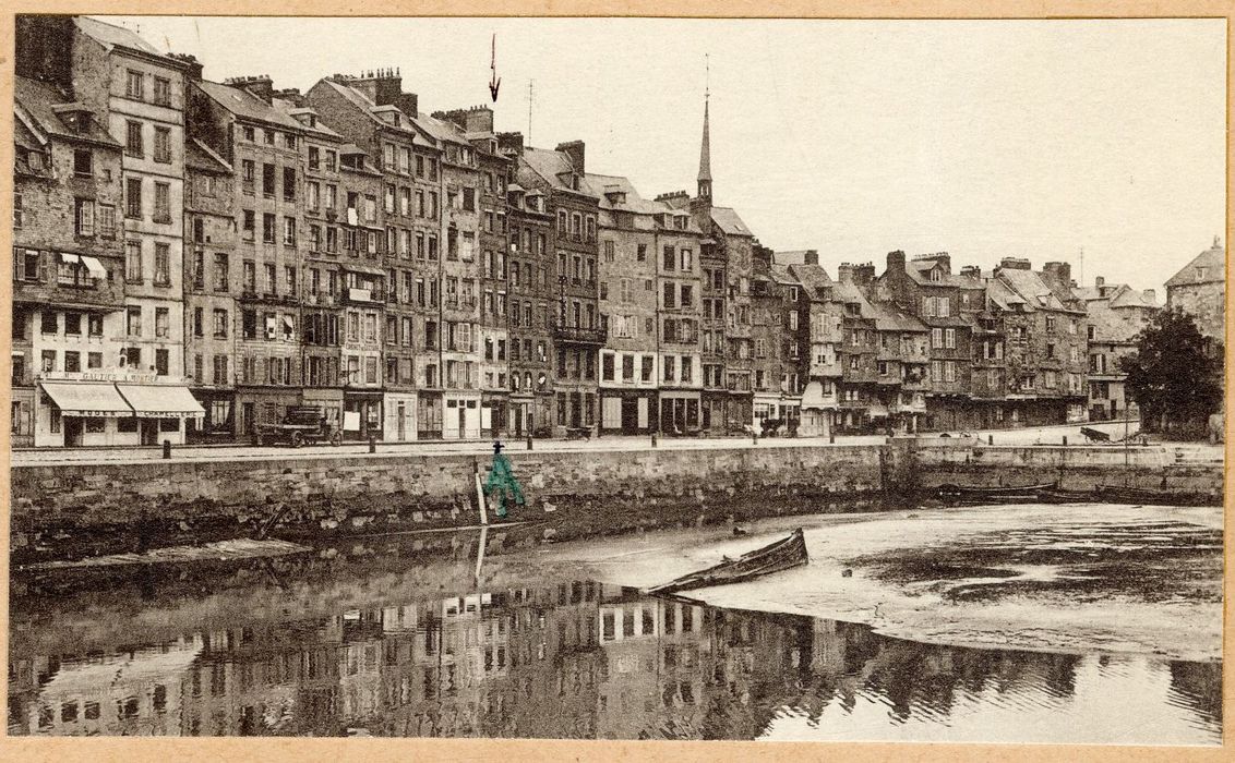 façades sur le quai