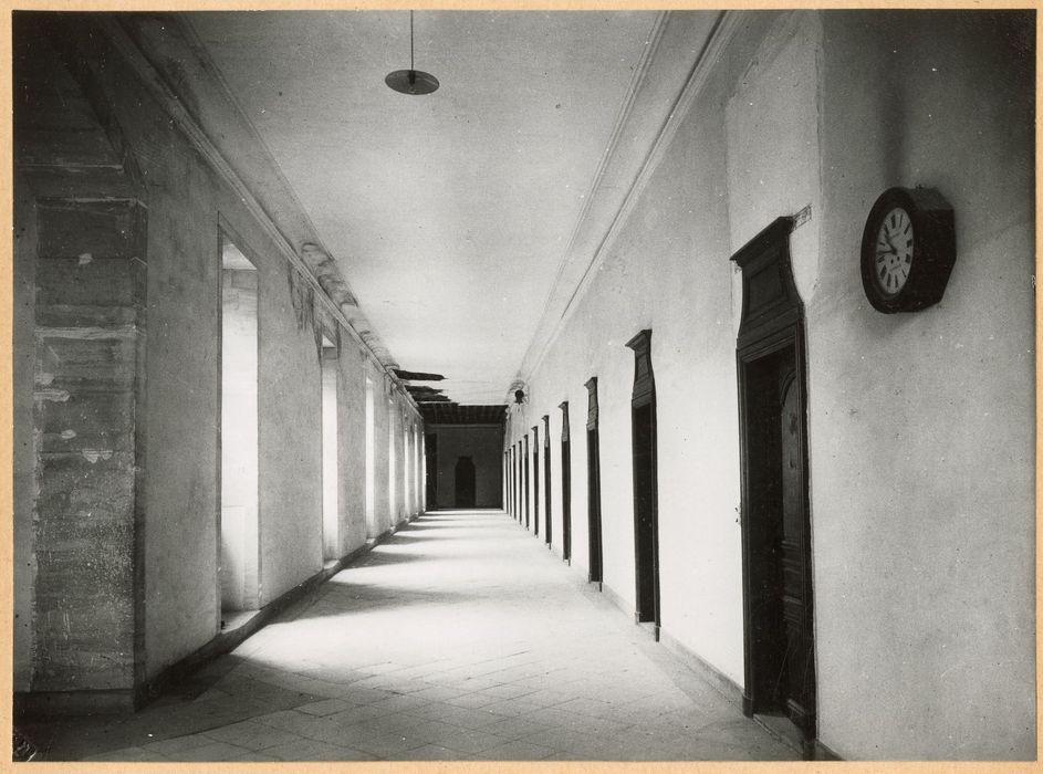 bâtiment abbatial, couloir de circulation