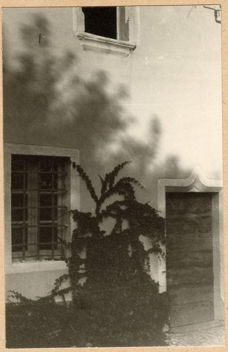 façade non localisée, porte d’accès