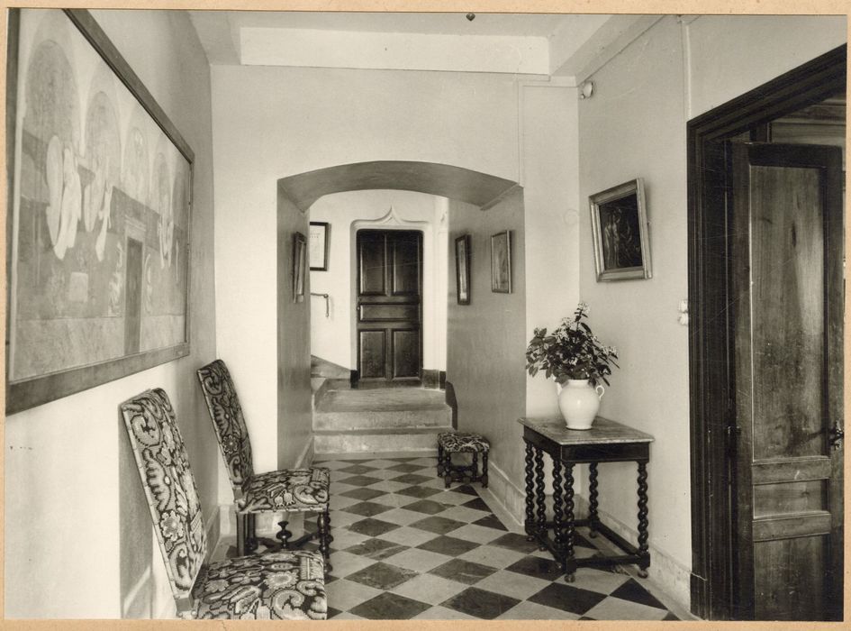 vestibule