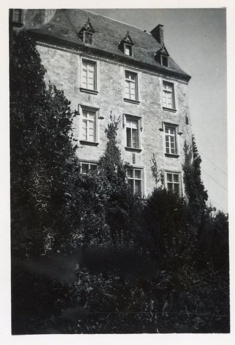 façade sud, vue partielle