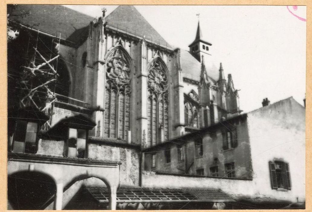 façade latérale sud, vue partielle