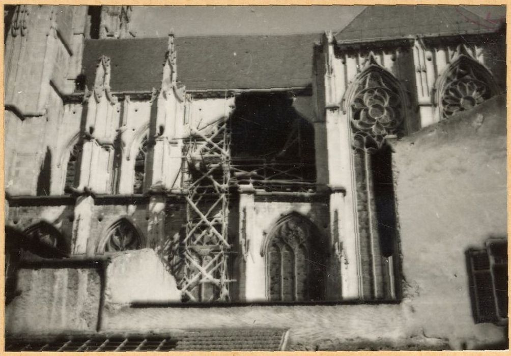 façade latérale sud, vue partielle