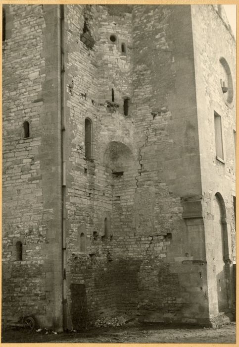 tour, élévation nord, vue partielle