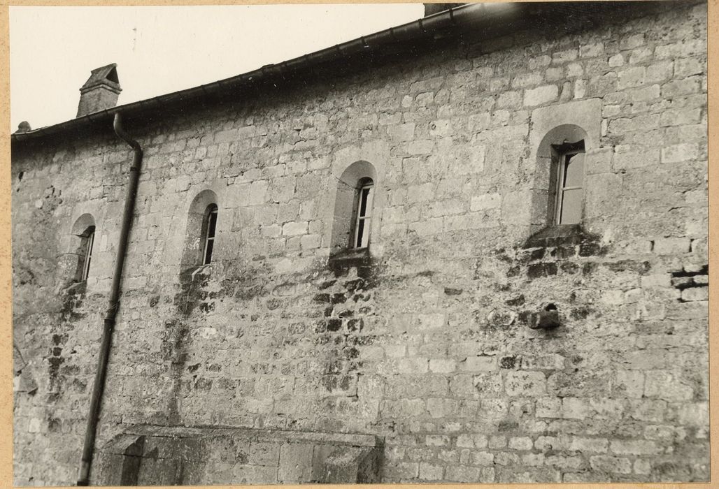 bâtiment conventuel, façade est, vue partielle