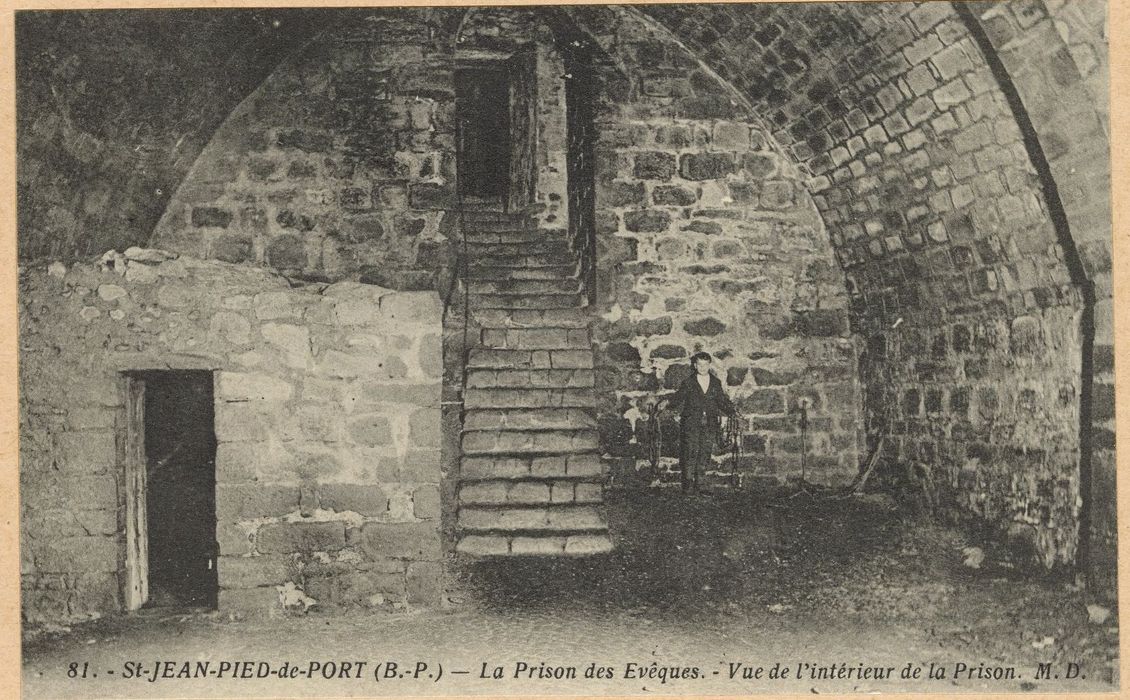 espace intérieur, vue partielle