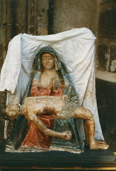 Groupe sculpté : Vierge de Pitié