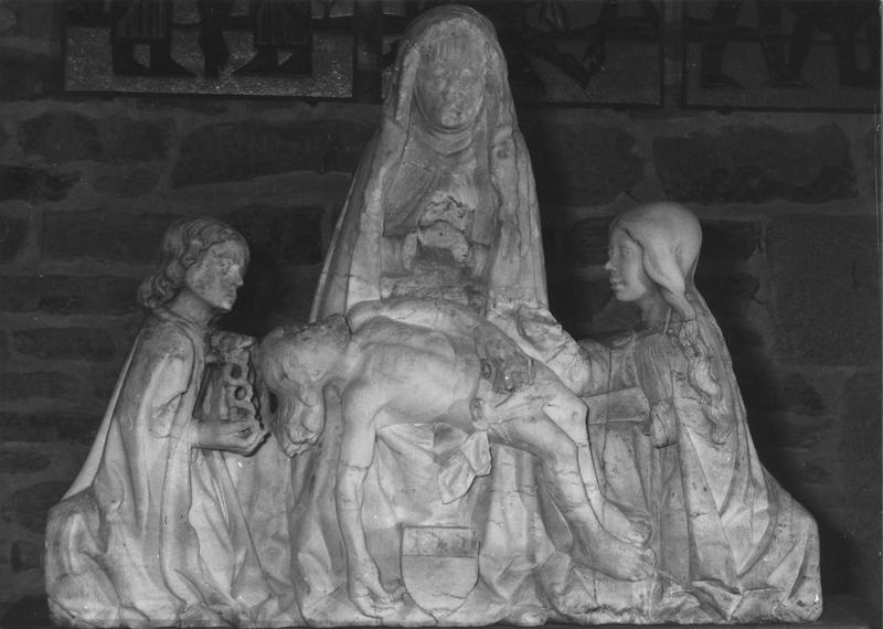 groupe sculpté : Vierge de Pitié - © Ministère de la Culture (France), Médiathèque du patrimoine et de la photographie (objets mobiliers), tous droits réservés