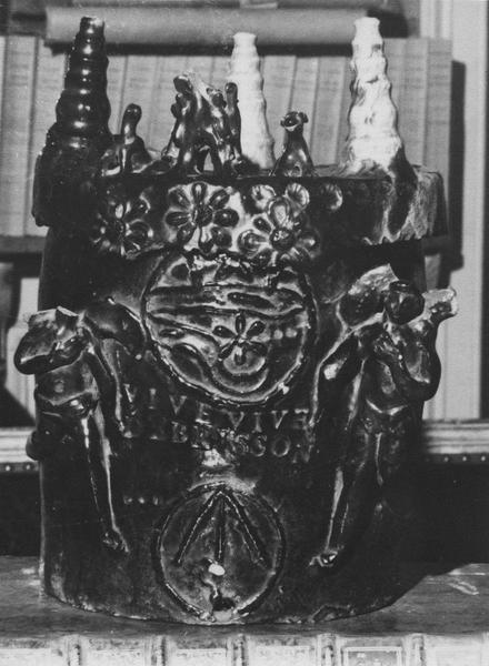 fontaine à eau potable en hommage au consul Brisson - © Ministère de la Culture (France), Médiathèque du patrimoine et de la photographie (objets mobiliers), tous droits réservés