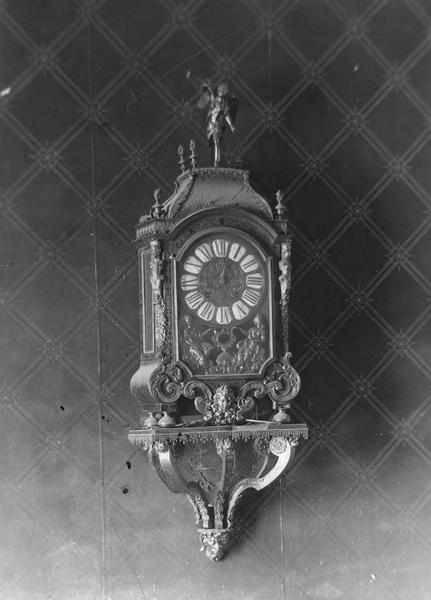 pendule - © Ministère de la Culture (France), Médiathèque du patrimoine et de la photographie (objets mobiliers), tous droits réservés