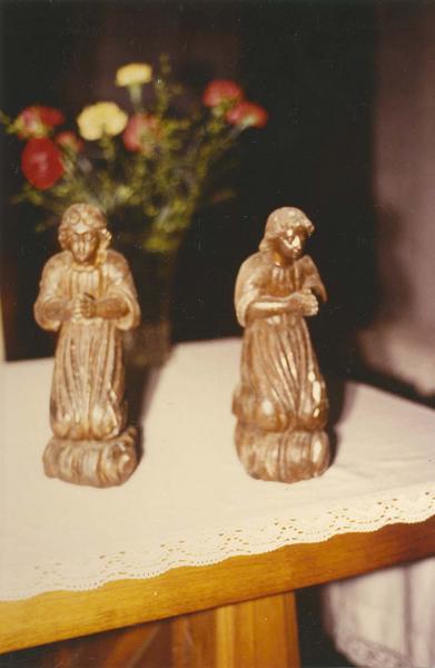 tabernacle, niche, deux statues : ange
