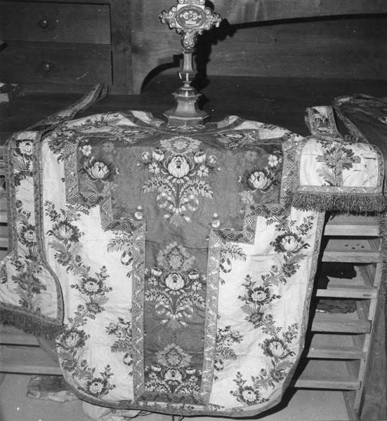 chasuble, étole, manipule