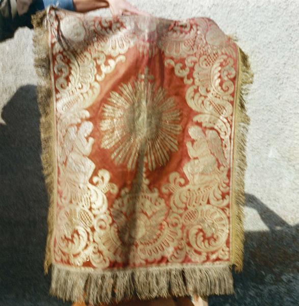 voile d'exposition du saint sacrement - © Ministère de la Culture (France), Médiathèque du patrimoine et de la photographie (objets mobiliers), tous droits réservés