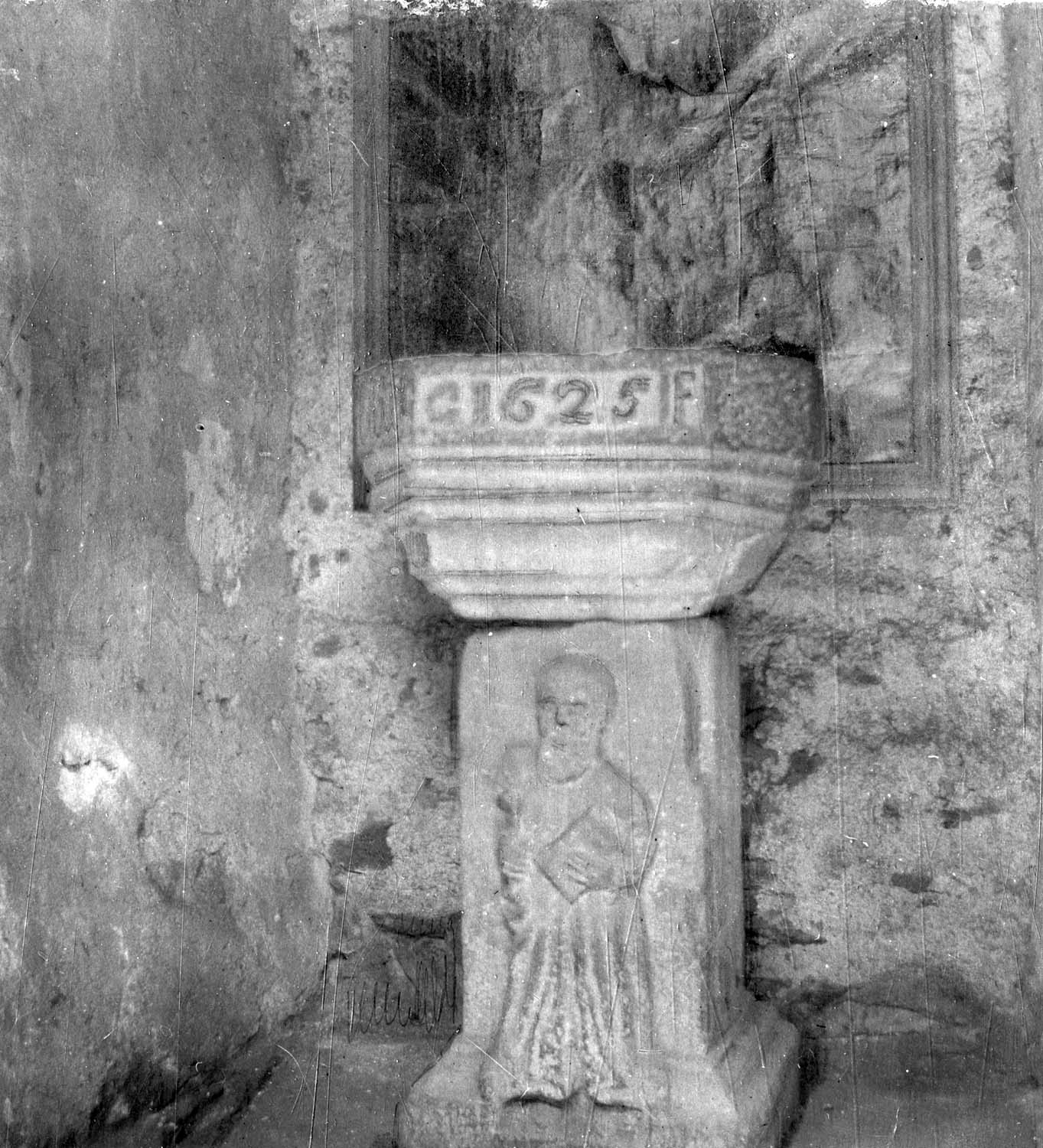 bénitier, vue générale - © Ministère de la Culture (France), Médiathèque du patrimoine et de la photographie (objets mobiliers), tous droits réservés