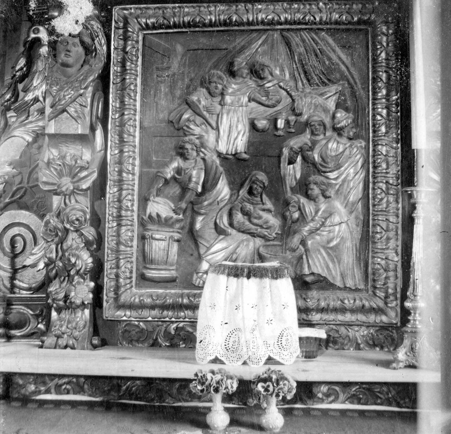 bas-relief : la Nativité de la Vierge, vue générale