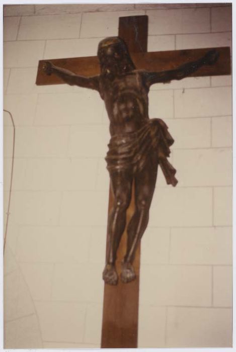 Statue : Christ en croix