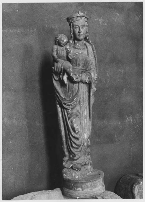 statue : Vierge à l'Enfant