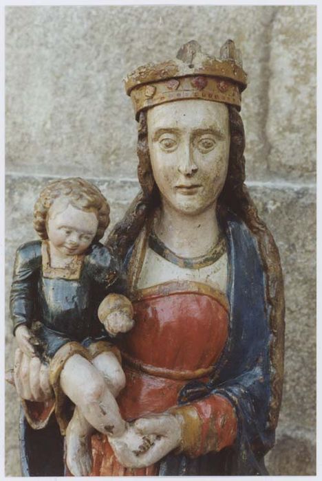 statue : Vierge à l'Enfant, détail