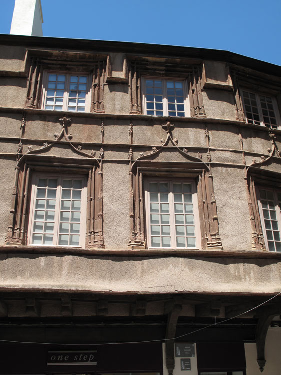 Façade sur rue ; pan de bois