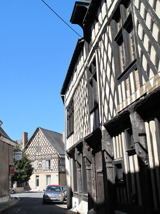 Façade sur rue, vue latérale