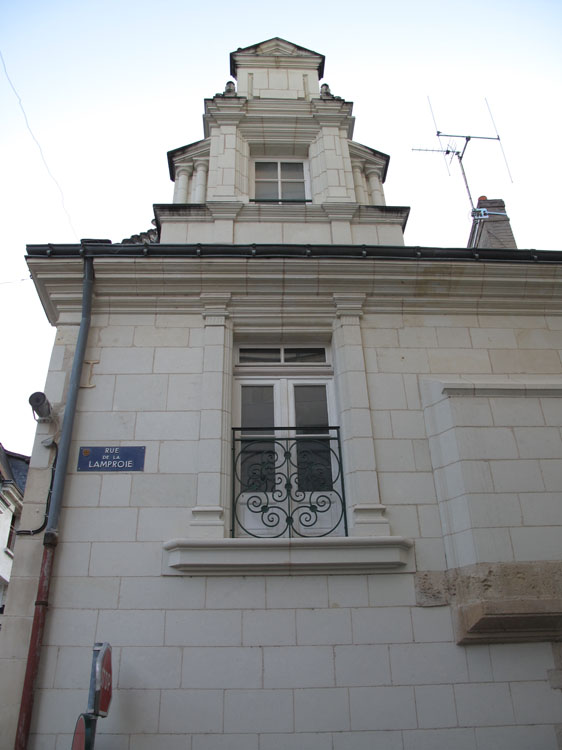 Façade sur la rue de la Lamproie : fenêtres