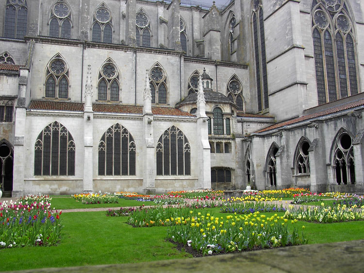 Cloître : galeries nord et est