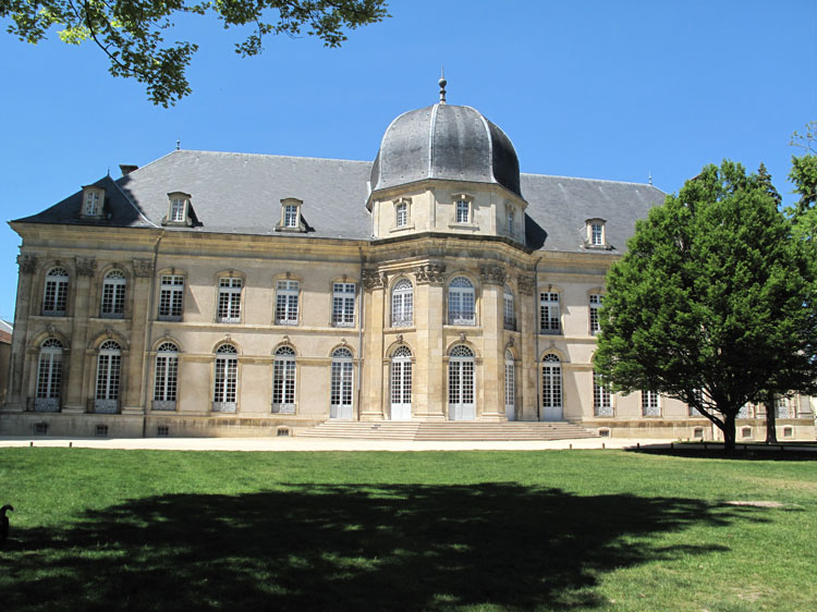 Façade sur jardin