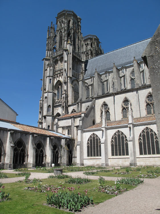 Cloître : jardin